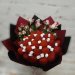Букет с клубникой, маршмеллоу и кустовой розой