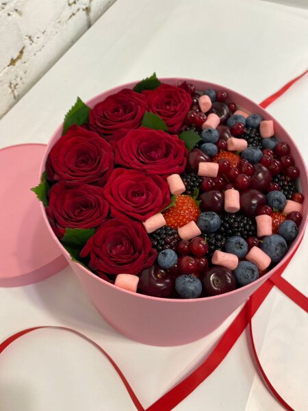 Купить цветы и коробку конфет с доставкой по Москве - MF