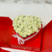 Кустовые розы и конфеты Ferrero Rocher в подарочной коробке 