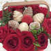 Корзинка с розами и клубникой в шоколаде