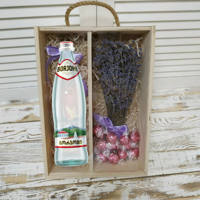 Подарочный набор с Крымской лавандой и конфетами Линдор